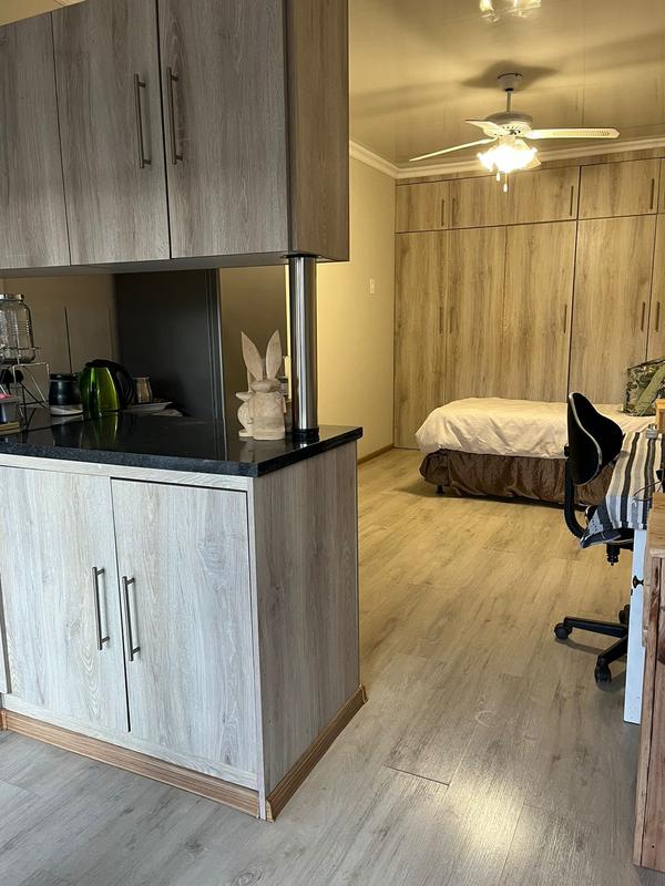1 Bedroom Property for Sale in Kannoniers Park North West